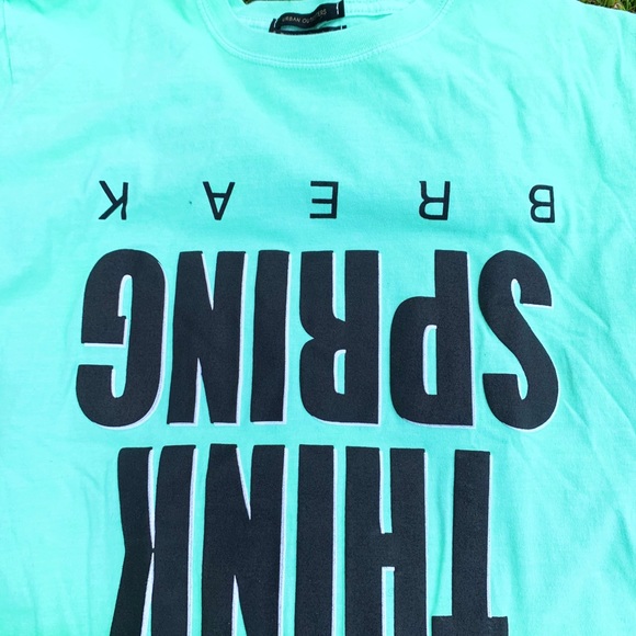 Spring Break crop top - Picture 3 of 3